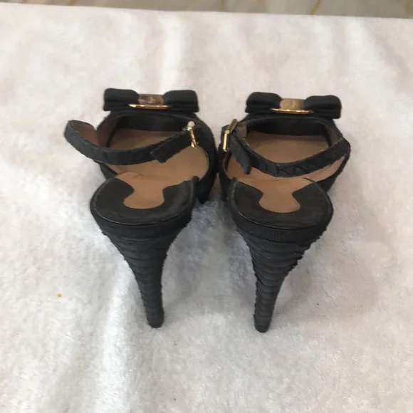 4 inches heels Salvador ferragamo shoes black open toes - Picture 2 of 5